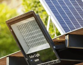 چراغ خورشیدی